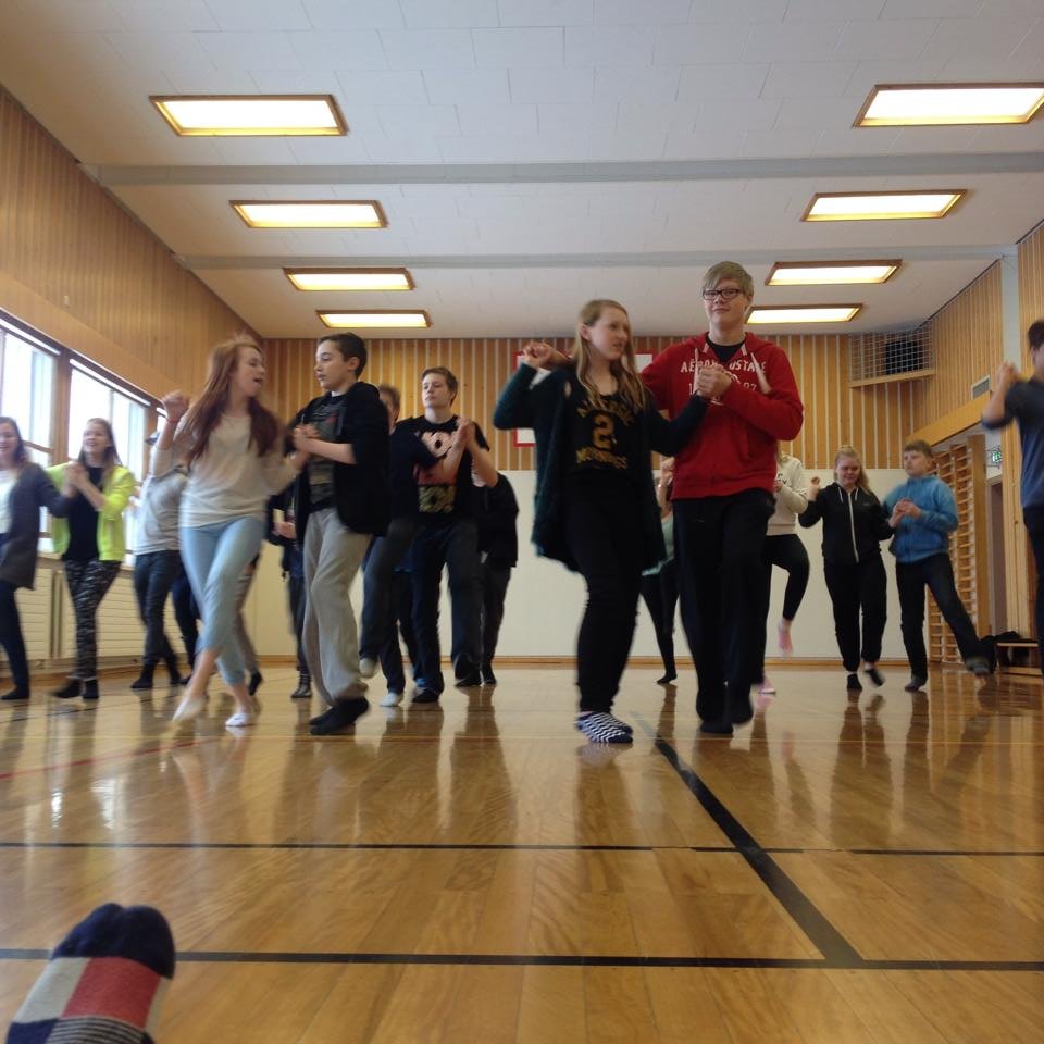 Danssýning í Leik- og grunnskóla Hvalfjarðarsveitar