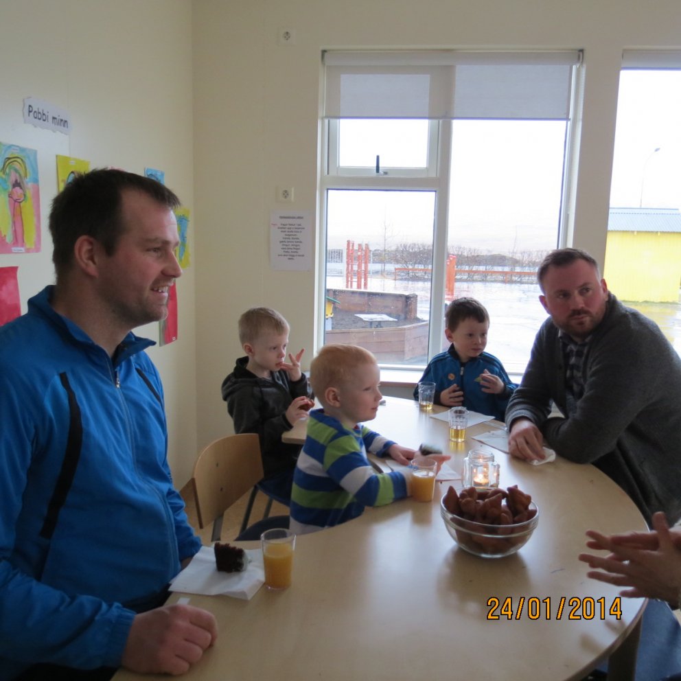 Kallakaffi á föstudaginn