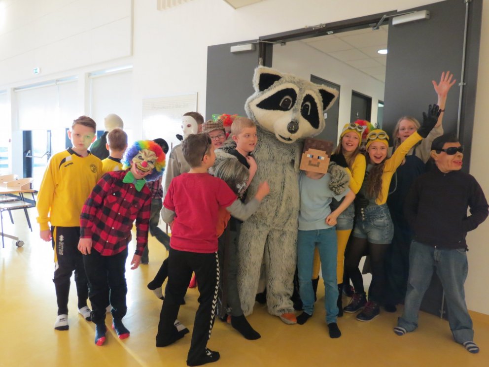 Öskudagsgleði í Heiðarskóla