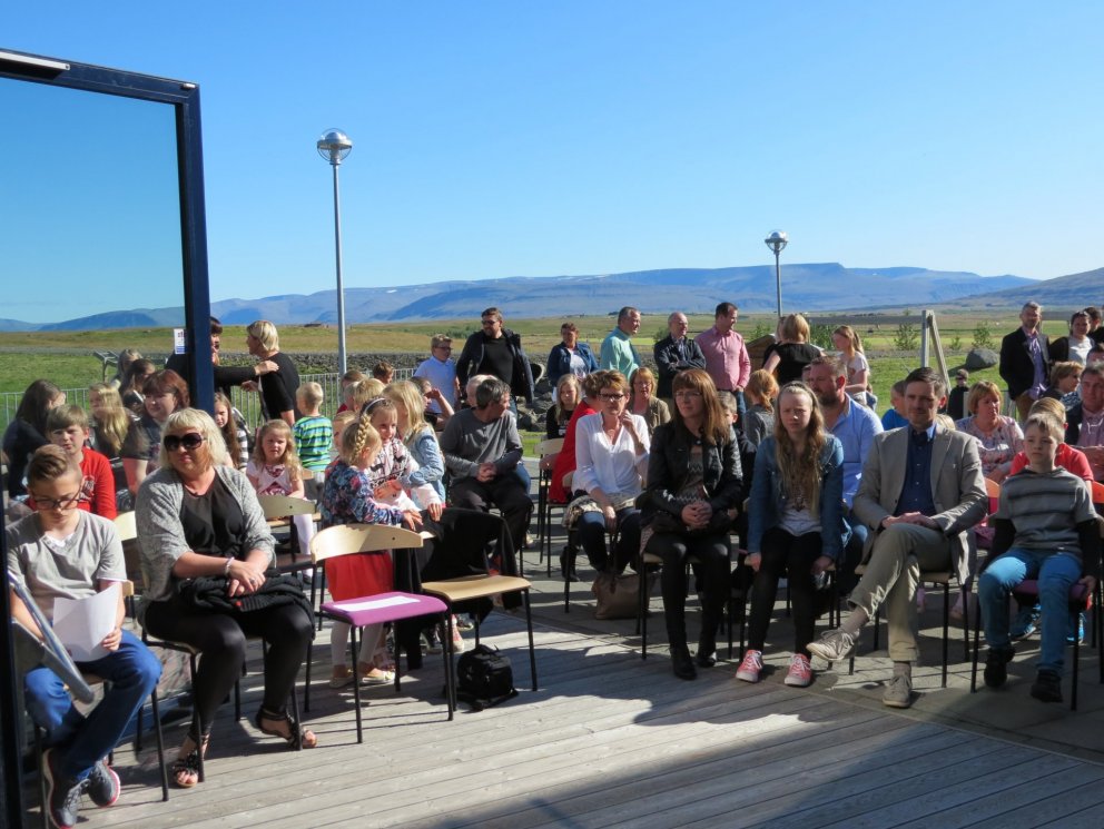 Skólastarf hafið í blíðskaparveðri