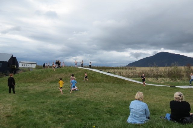 Afhending vitnisburðar og vorhátíð foreldrafélagsins og Heiðarskóla