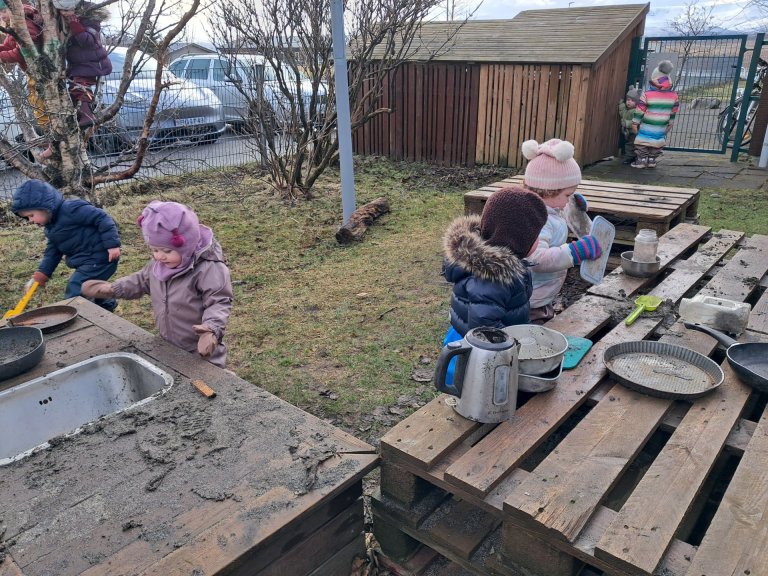 Skýjaborg auglýsir eftir leikskólakennara til starfa 