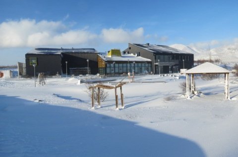 Skólahald fellur niður í dag