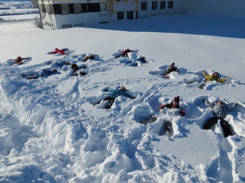 Allt á kafi í snjó