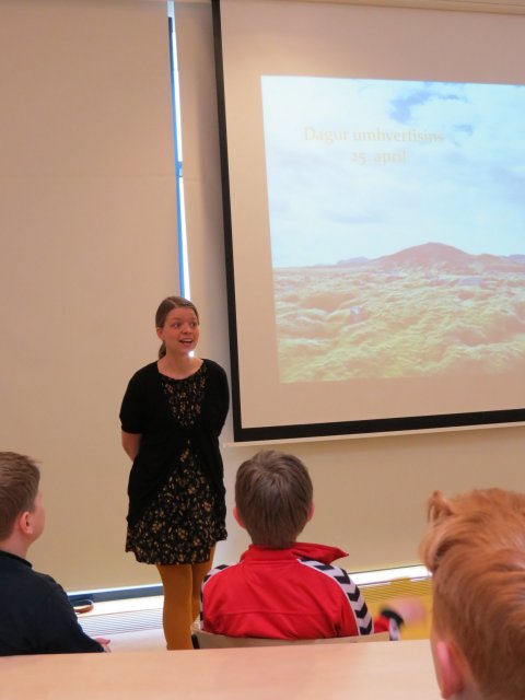 Plastpokalausir laugardagar og umhverfisráðstefna