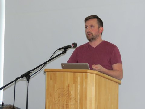 Könnun á högum og viðhorfum útskrifaðra nemenda