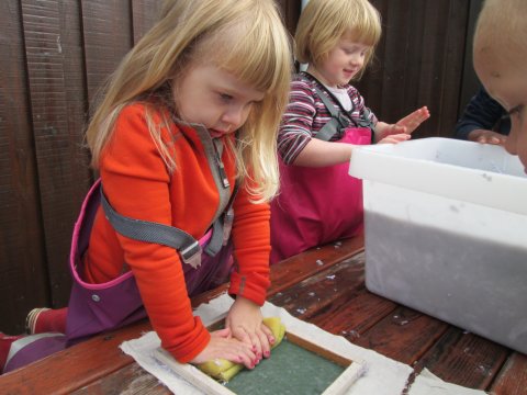 Pappírsgerð og útileikur