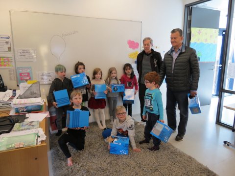 Kiwanis gefur hjálma